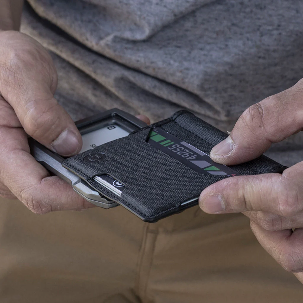 A10 ADAPT™ BIFOLD WALLET - Image 8