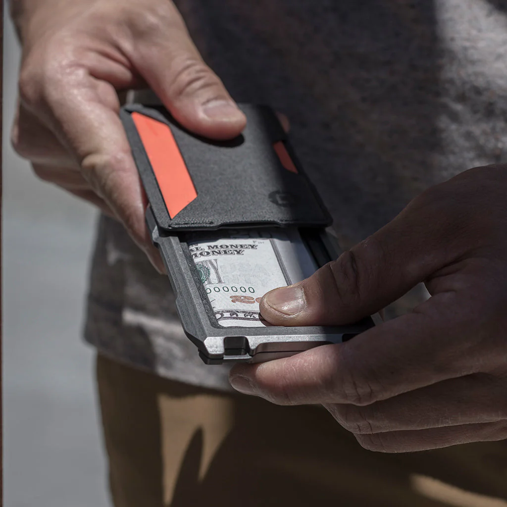 A10 ADAPT™ SINGLE POCKET WALLET - Image 11
