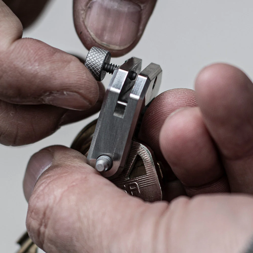 Carabiner & Shackle - Image 25