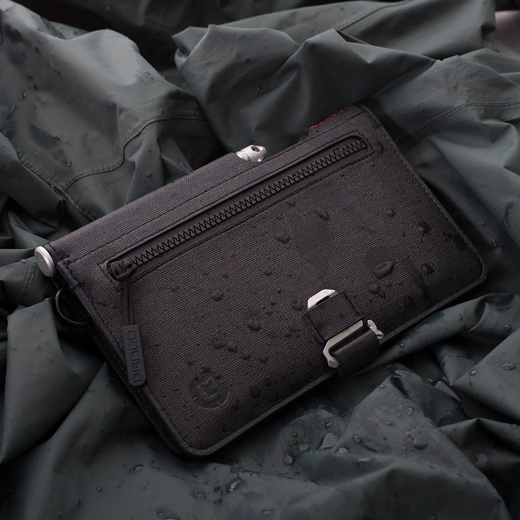 P02 PIONEER™ TRAVEL WALLET - Image 20